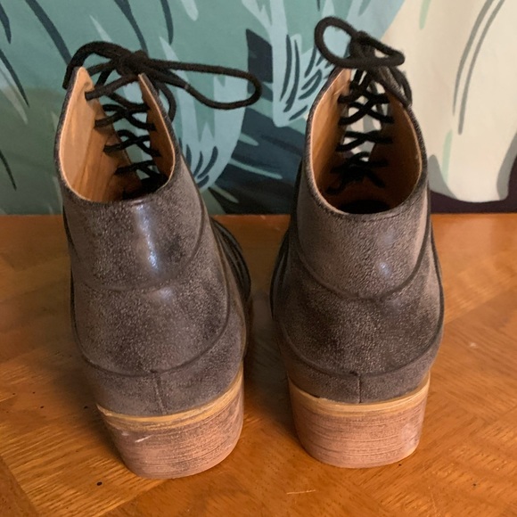 Faux distressed leather booties - Picture 5 of 7